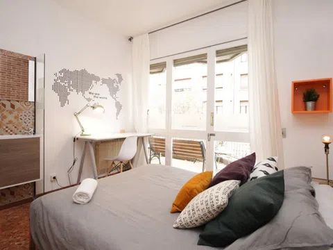 Habitación en Room in Calle de Roger de Llúria - alojamiento en Calle de Roger de Llúria, 147, La Dreta de l'Eixample, Barcelona
