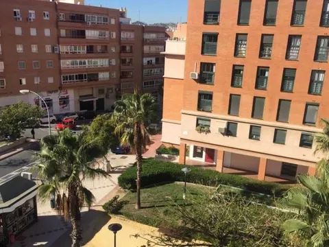 Habitación en Plaza lex Flavia, 12, El Ejido, Málaga - alojamiento estudiantes en Room in Plaza lex Flavia, 12, El Ejido, Málaga