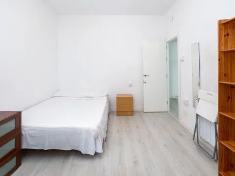 Habitación en Calle Santa Clotilde, Ronda - Arabial, Granada - alojamiento para estudiantes en Room in Calle Santa Clotilde, Ronda - Arabial, Granada