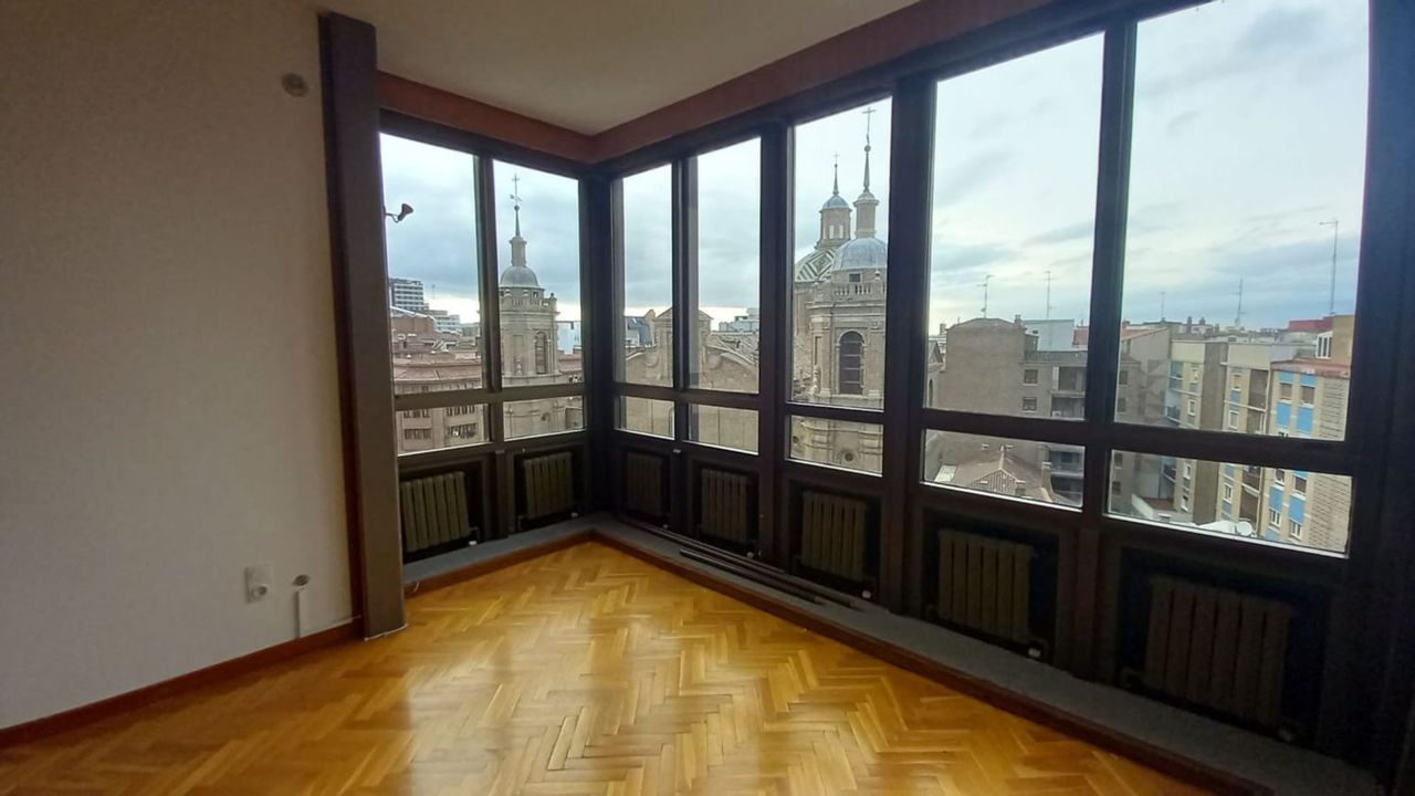 Piso en Plaza de Miguel Salamero, Paseo Independencia, Zaragoza - alojamiento en Paseo Independencia