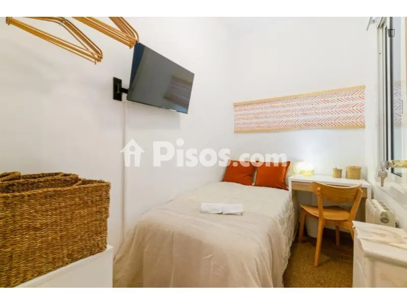 Habitación en La Font de la Guatlla - alojamiento para estudiantes en La Font de la Guatlla (Distrito Sants-Montjuïc. Barcelona Capital)
