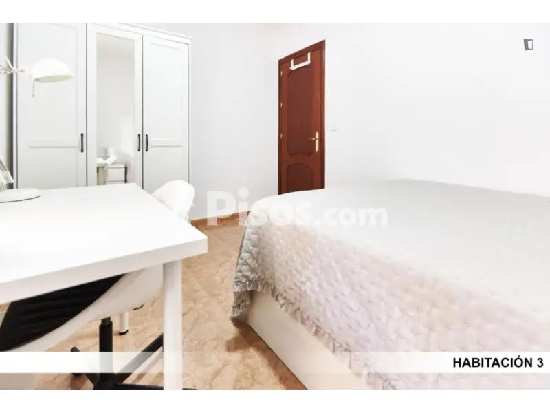 Habitación en Zona Esperanza de Triana - alojamiento para estudiantes en Zona Esperanza de Triana (Distrito Triana. Sevilla Capital)