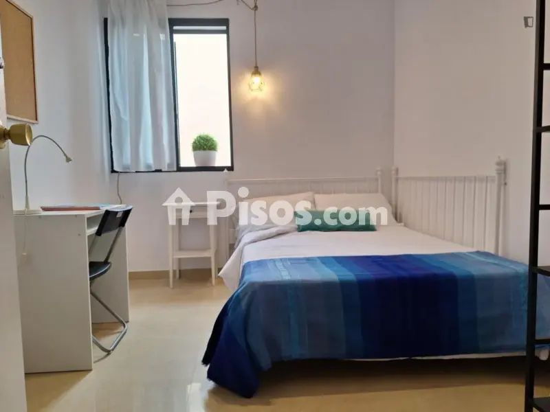 Habitación en Encarnación-Regina - alojamiento para estudiantes en Encarnación-Regina (Distrito Casco Antiguo. Sevilla Capital)