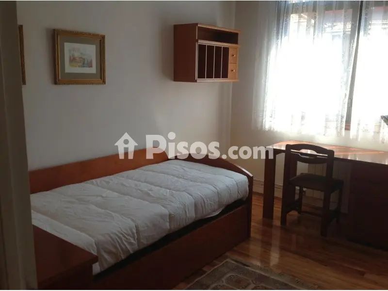 Habitación en Egia Jeneralaren Kalea, 48 - alojamiento en Basurtu (Distrito Basurtu-Zorrotza. Bilbao), bilbao